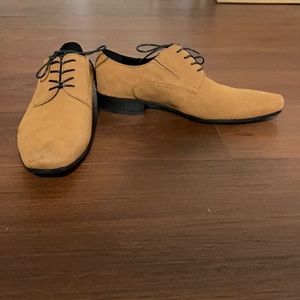 Men’s dress shoes